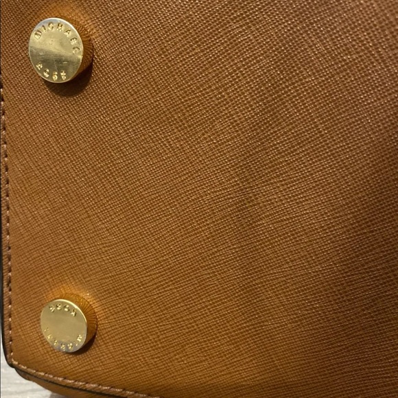 Michael Kors MK Selma LG in Dark Khaki - Picture 8 of 9